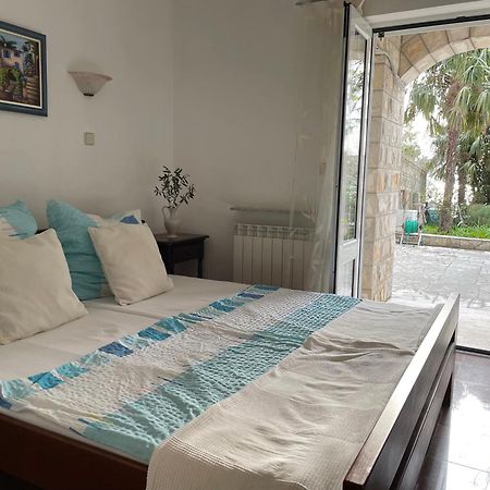 Apartments Sana Свети Стефан Екстериор снимка