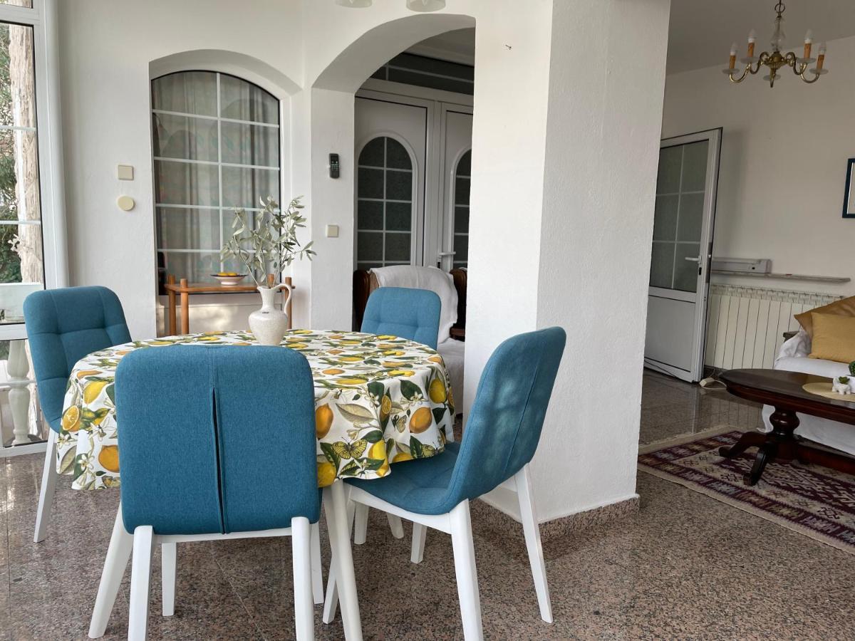 Apartments Sana Свети Стефан Екстериор снимка