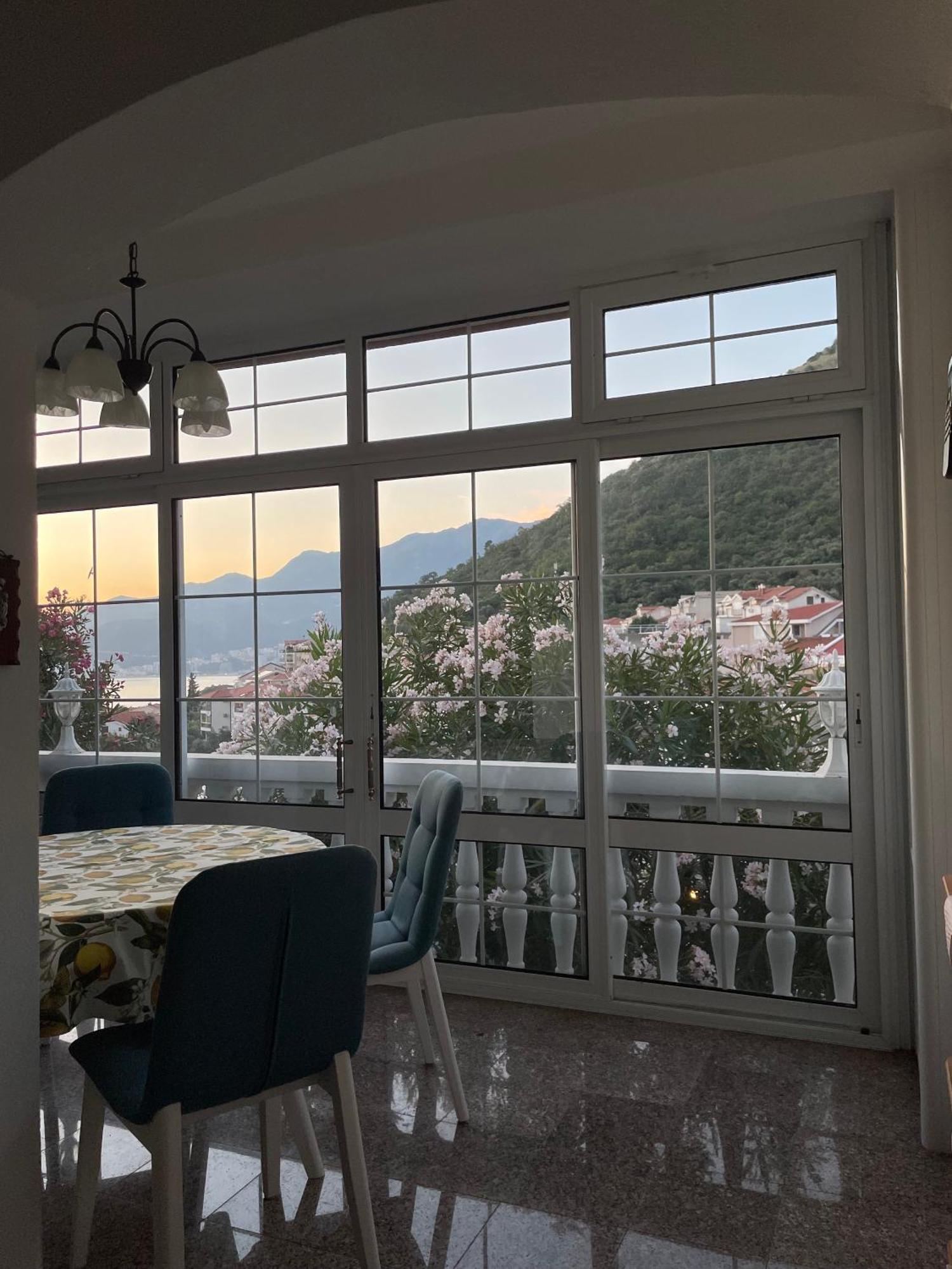 Apartments Sana Свети Стефан Екстериор снимка