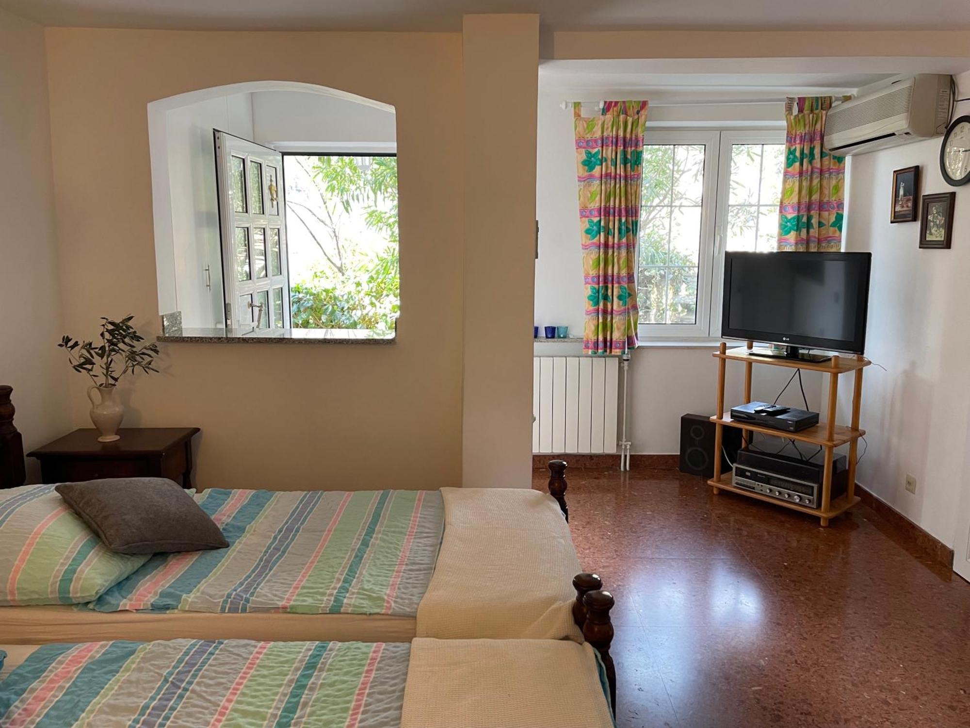 Apartments Sana Свети Стефан Стая снимка